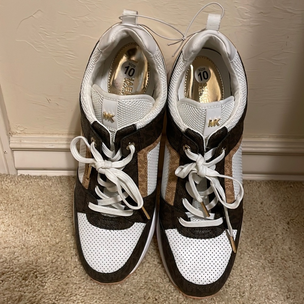 Michael Kors white sneakers brown & tan trim size 10 new out of the box